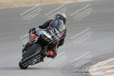 media/Dec-17-2022-SoCal Trackdays (Sat) [[224abd9271]]/Turn 10 Backside (120pm)/